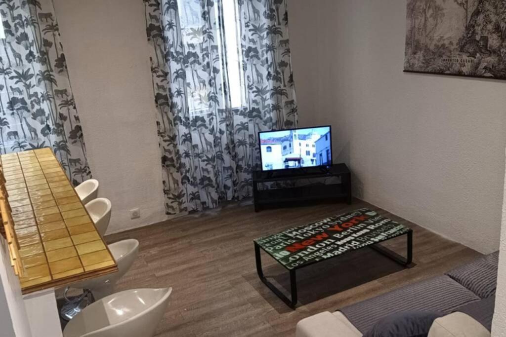 Apartamento Coquet 2 Pieces Coeur Vieil Antibes Exterior foto